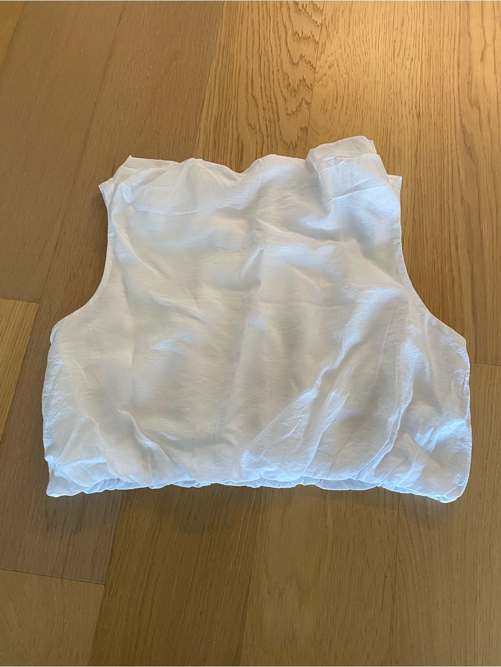NWT Abercrombie & Fitch White Sleeveless Cropped Tank